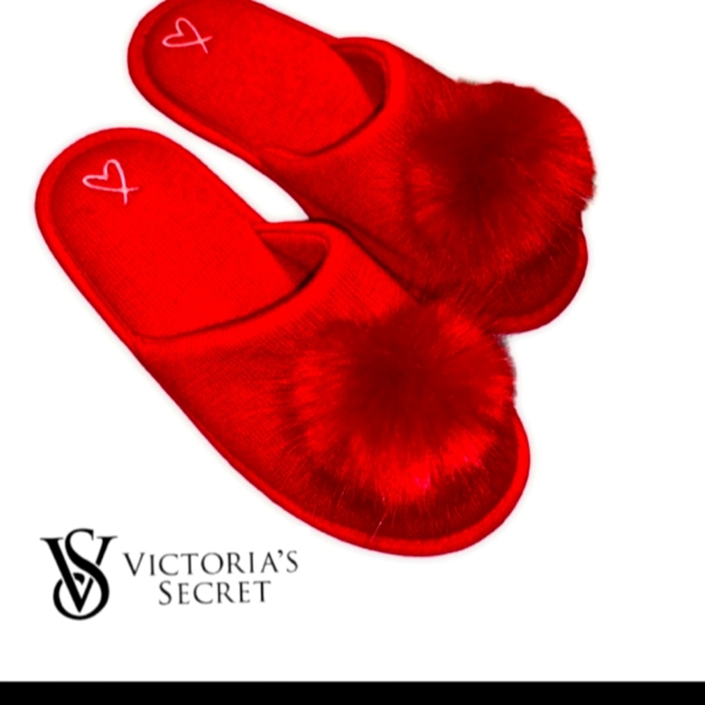 🎁 NEW Victoria’s Secret Red Pom Pom Slippers Med 7/8